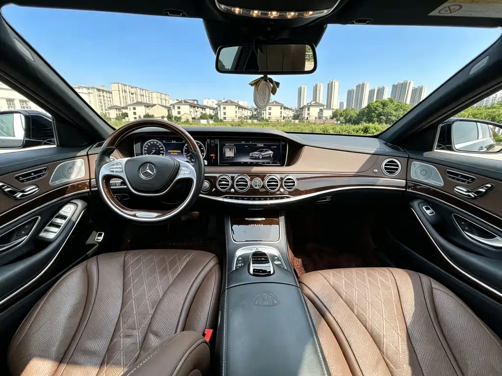 Maybach S-Class S 400 4 MATIC