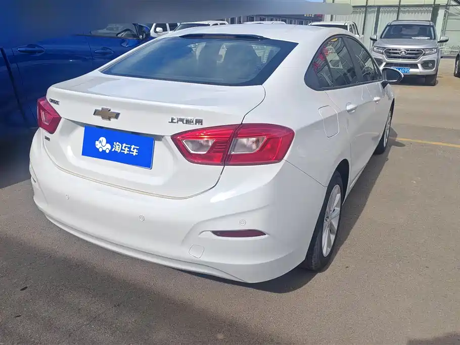 Cruze 320 Auto Dazzle Sharp Urban