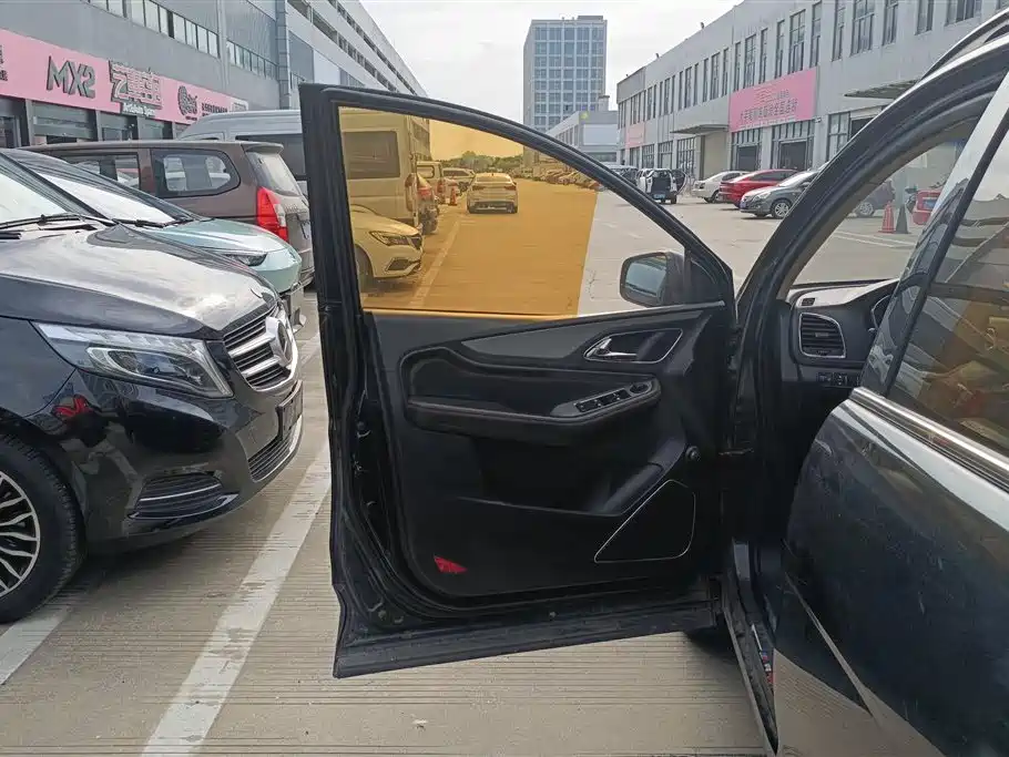 Baojun 560 1.8 L Manual Luxury