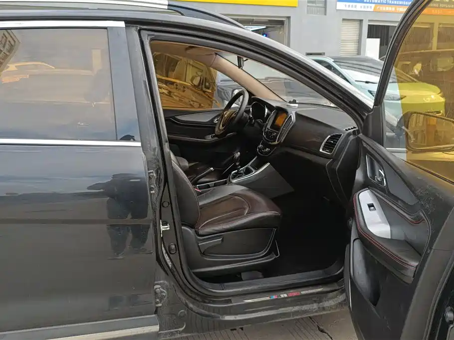 Baojun 560 1.8 L Manual Luxury