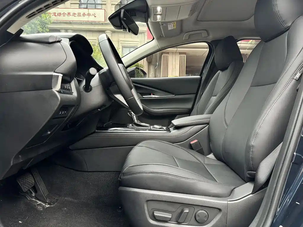 Mazda CX-30 2.0 L Auto Jiayue Obsidian