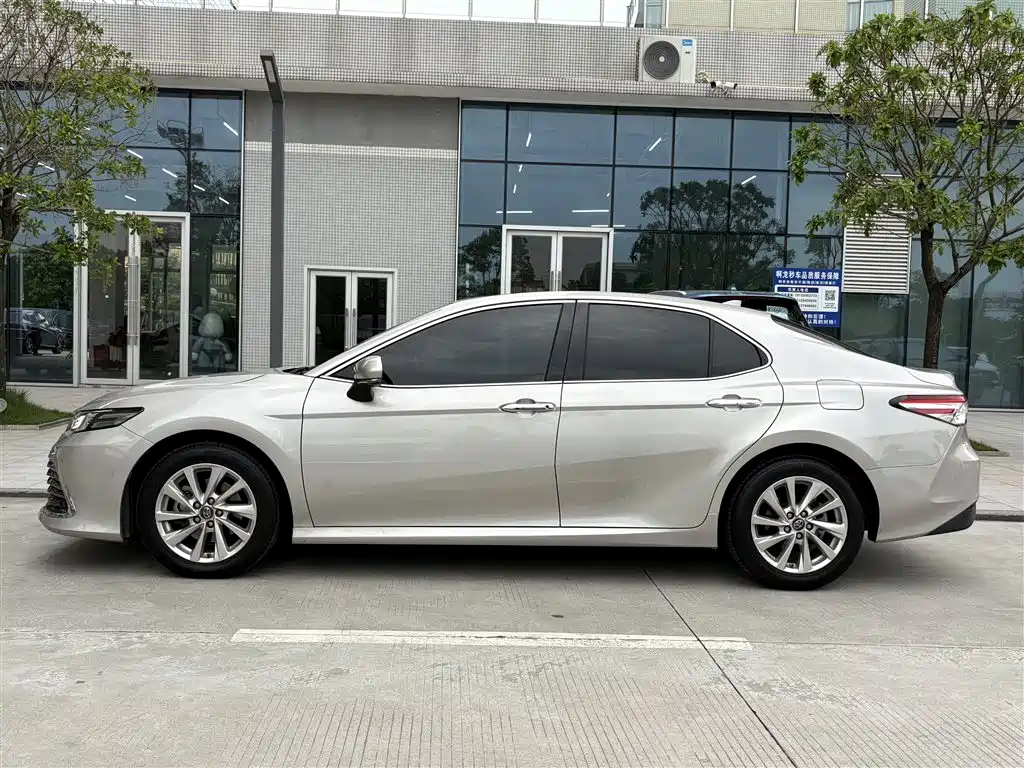 Camry 2.0 G Luxury