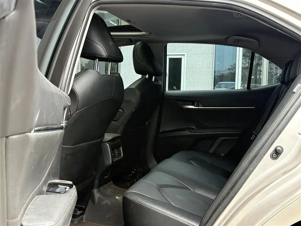 Camry 2.0 G Luxury