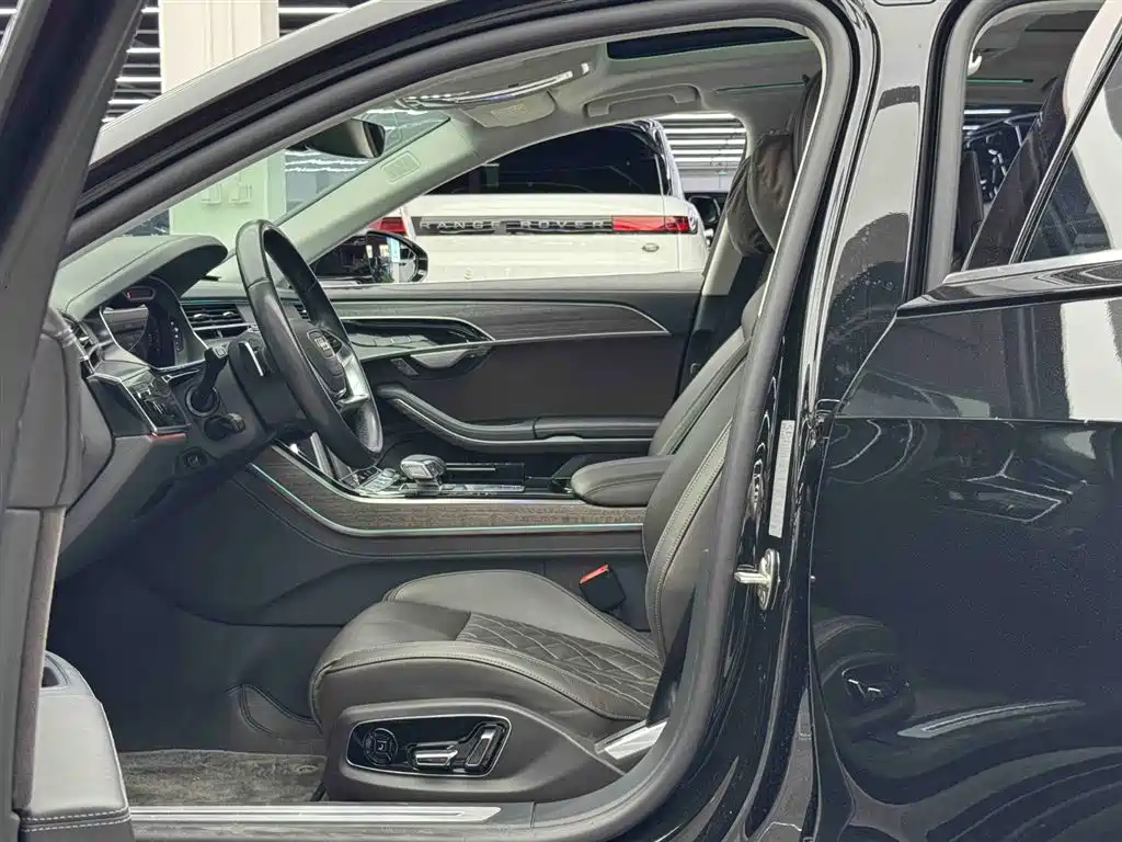 Audi A8 A8 L 55 TFSI quattro Flagship
