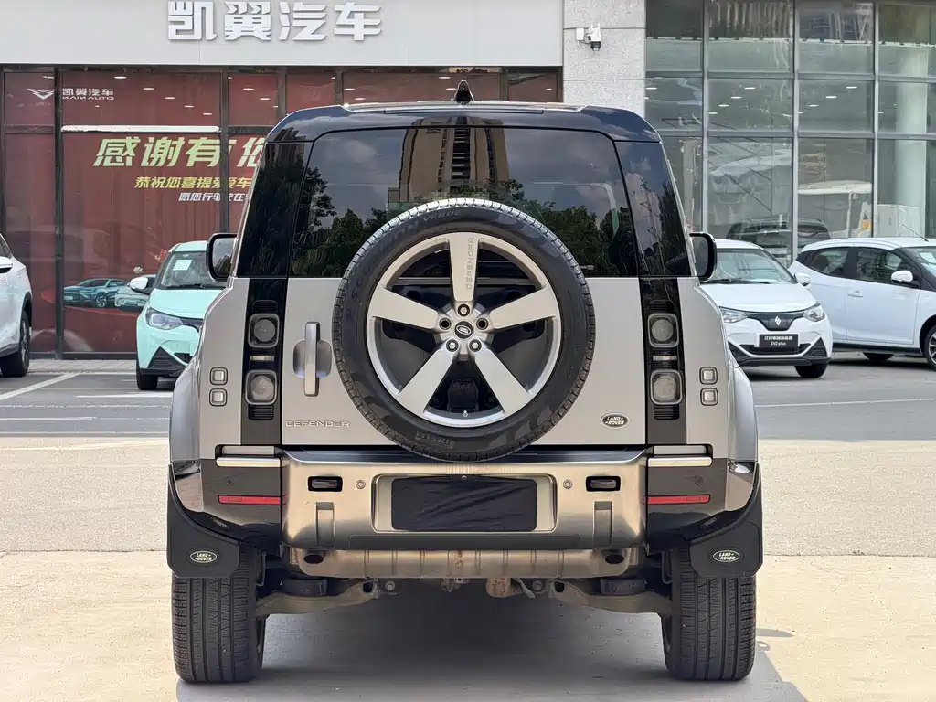 Land Rover Defender 110 P400 X