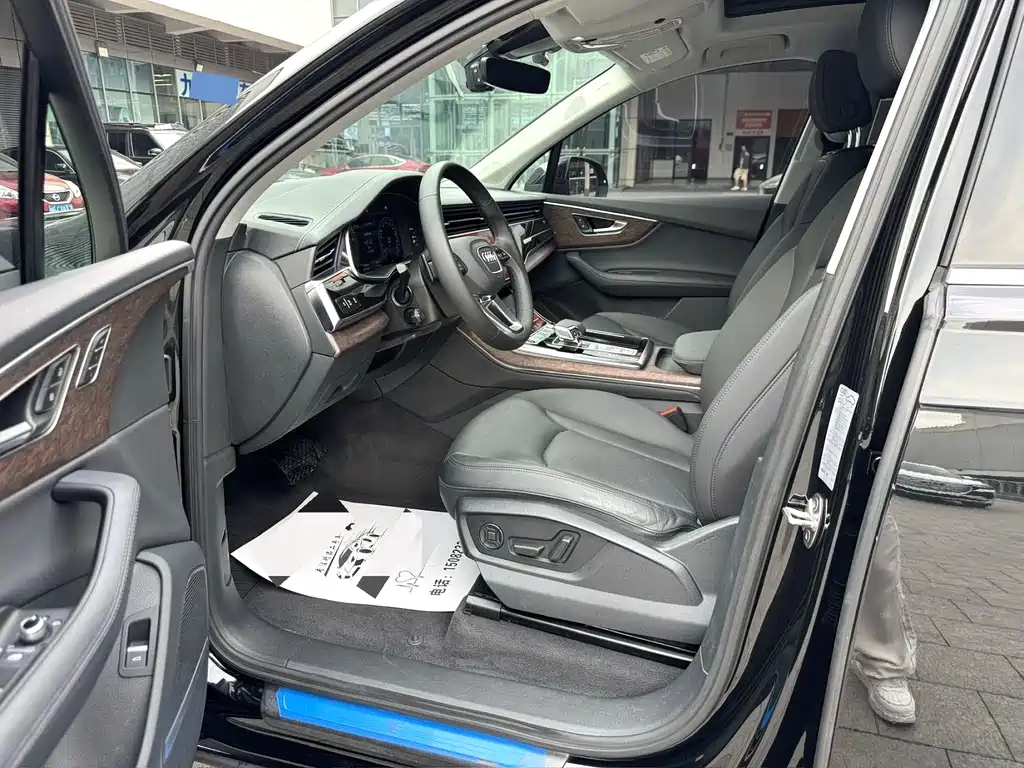 Audi Q7 55 TFSI quattro S line Sport