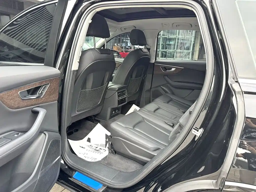 Audi Q7 55 TFSI quattro S line Sport