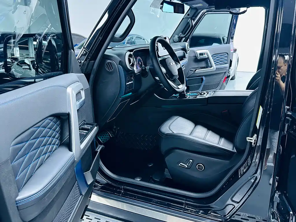 BAIC BJ40 2.0 T City Hunter Glory
