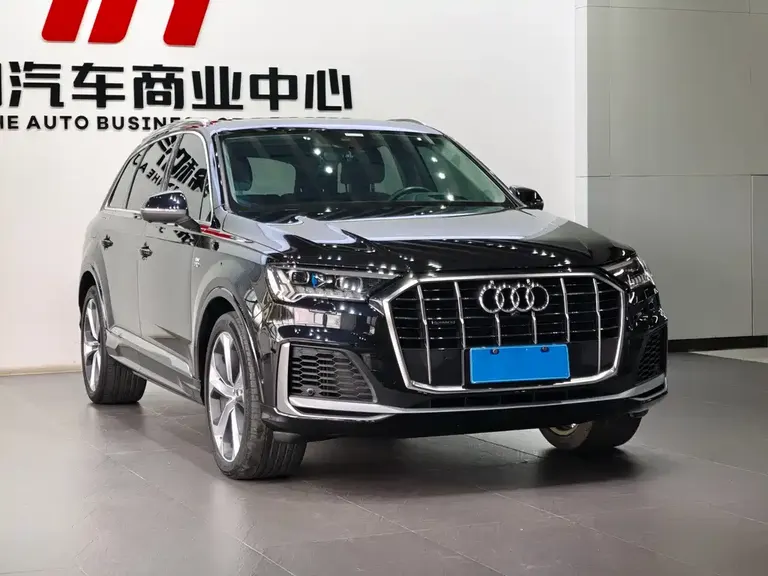 Audi Q7 55 TFSI quattro S line Distinguished