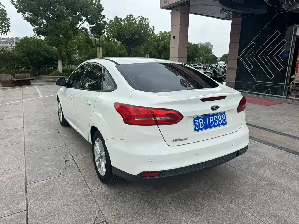 Focus Sedan 1.6 L Auto Style