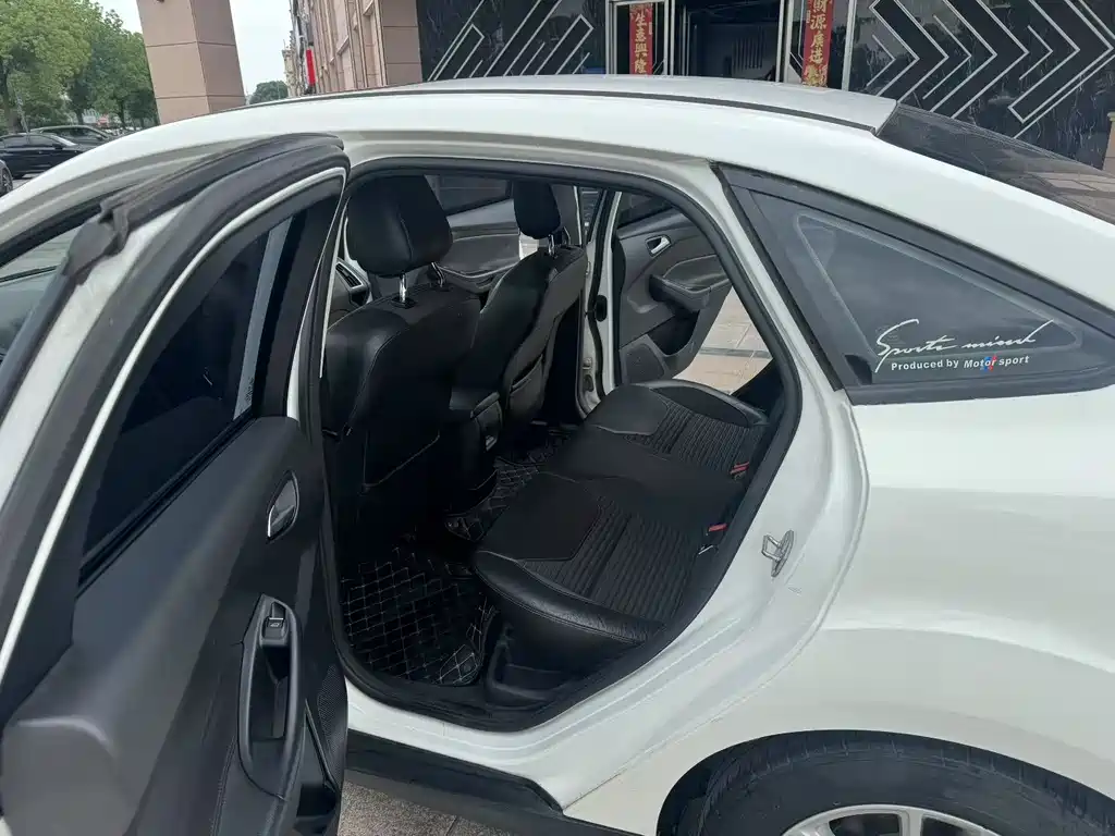 Focus Sedan 1.6 L Auto Style
