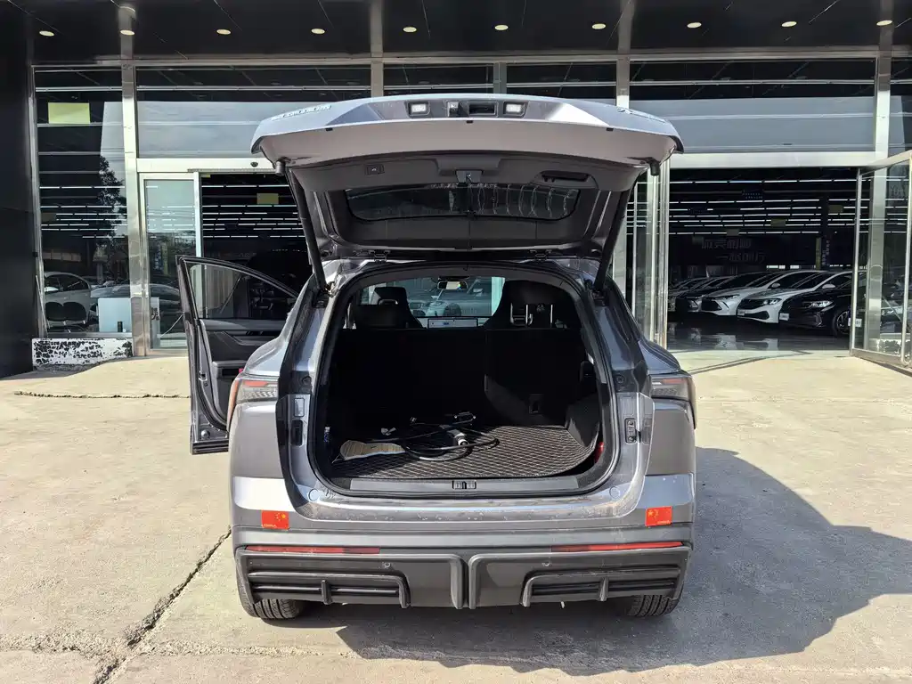 Jetour Dasheng i-DM 1.5 T DHT Lightning 02