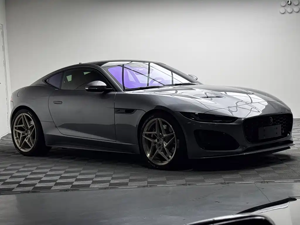Jaguar F-TYPE P300 75 Anniversary Collector Hardtop