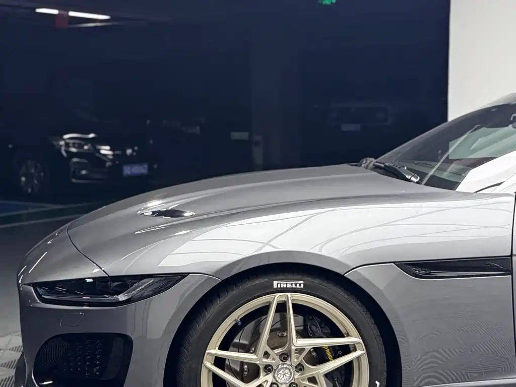 Jaguar F-TYPE P300 75 Anniversary Collector Hardtop