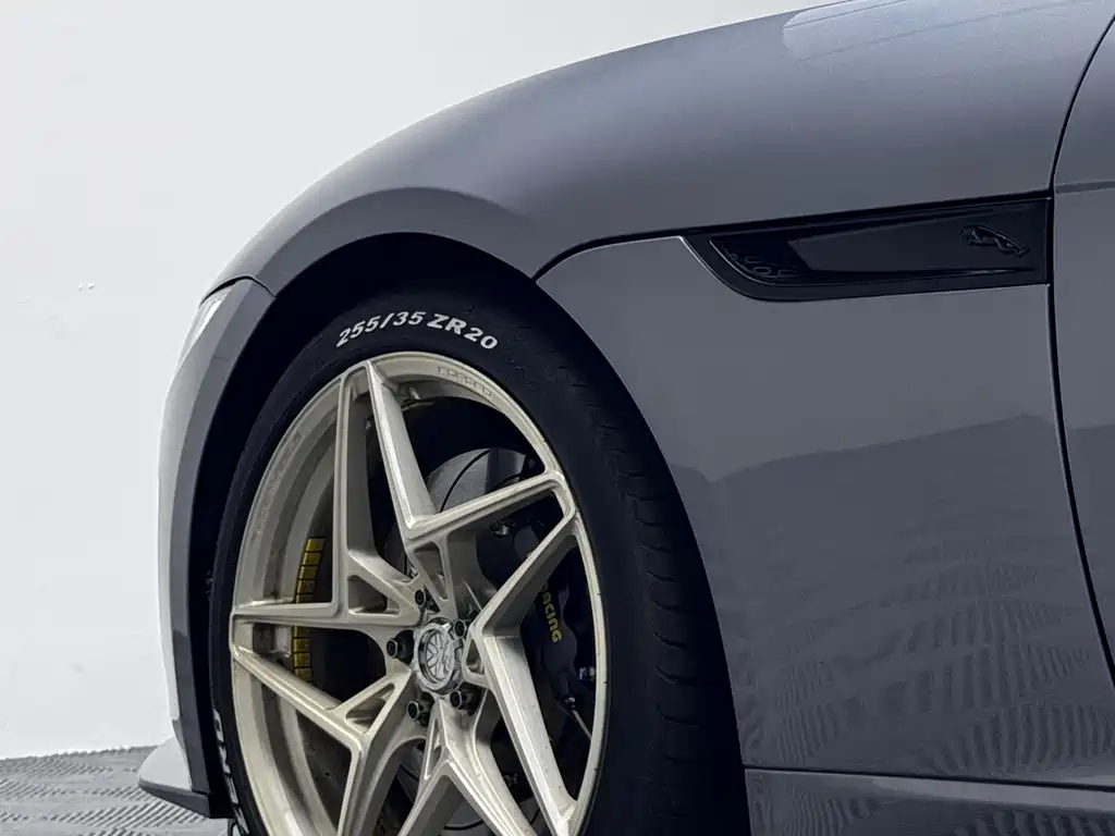 Jaguar F-TYPE P300 75 Anniversary Collector Hardtop
