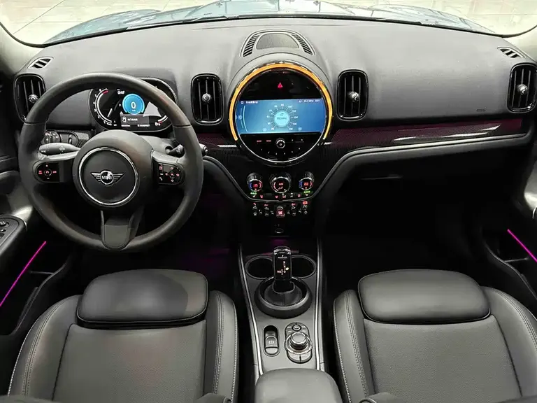 MINI COUNTRYMAN MINI COUNTRYMAN 2023款 1.5 T COOPER ALL4 鉴赏家