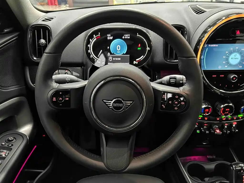 MINI COUNTRYMAN MINI COUNTRYMAN 2023款 1.5 T COOPER ALL4 鉴赏家