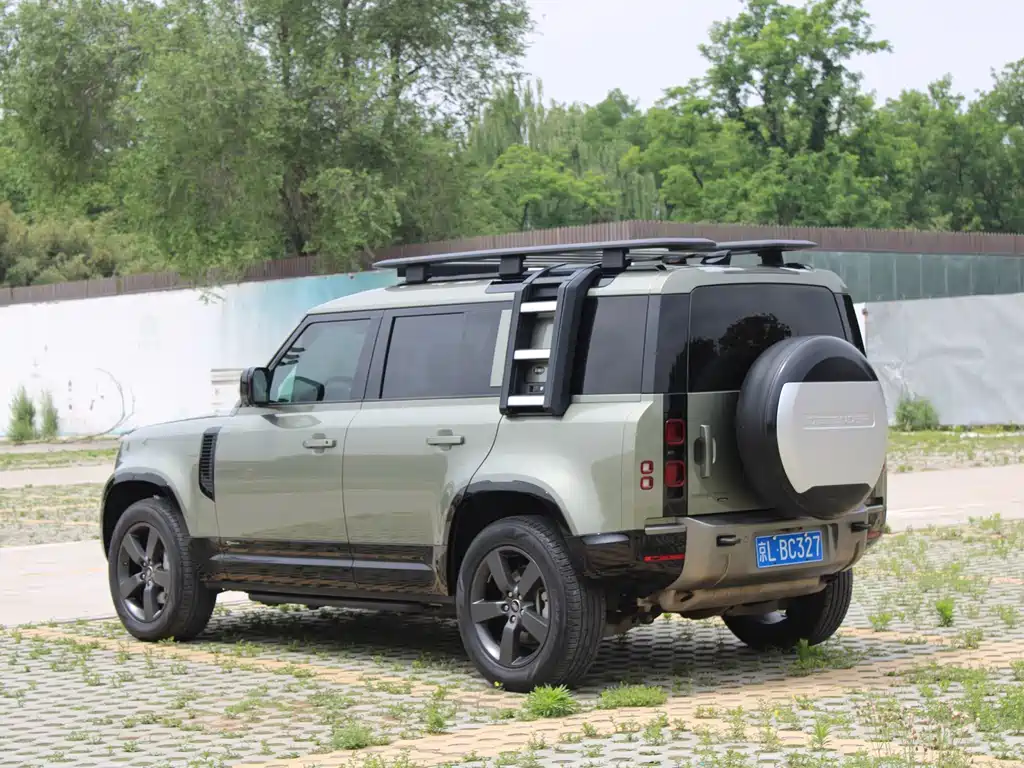 Land Rover Defender 110 P400 X-DYNAMIC HSE
