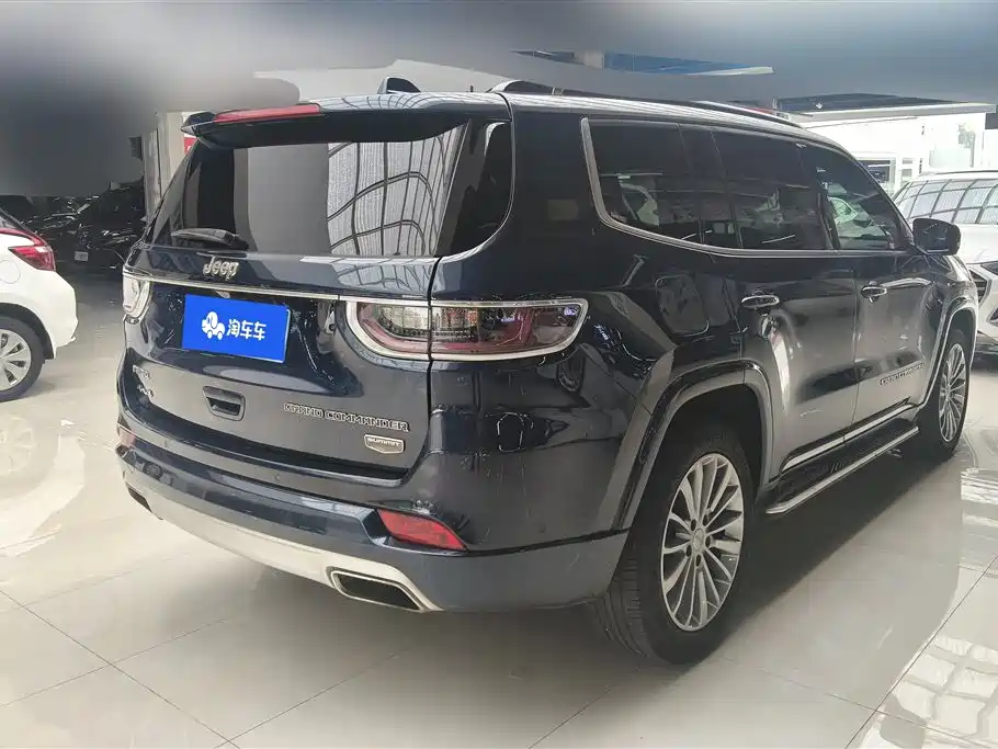 Grand Commander 2.0 T 4 WD Royal Enjoyment CN-V