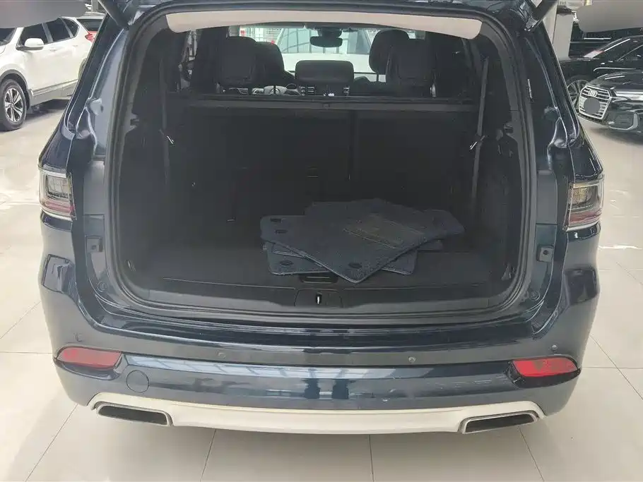 Grand Commander 2.0 T 4 WD Royal Enjoyment CN-V