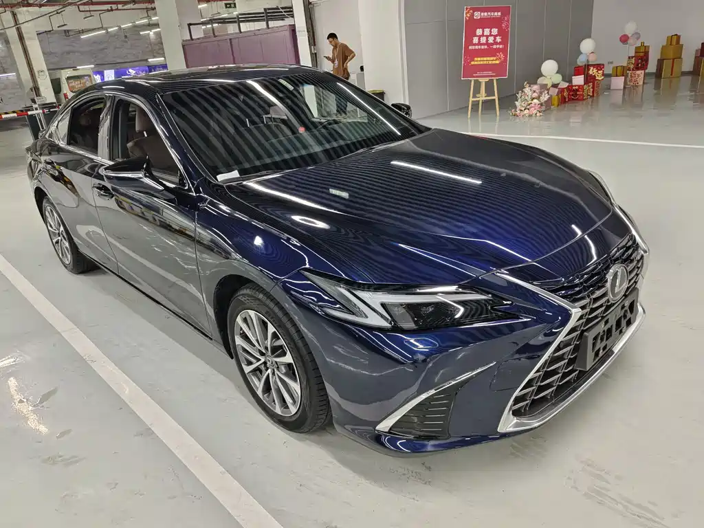 Lexus ES 200 Premium Enjoyment