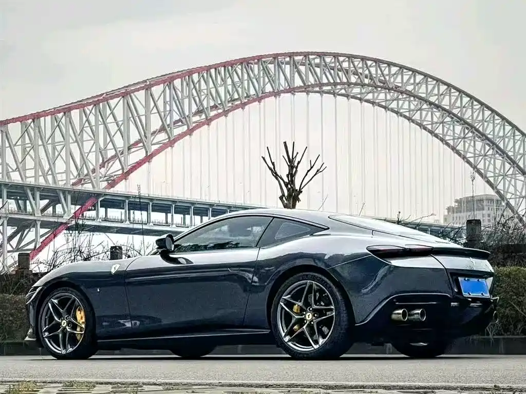Roma 3.9 T V8