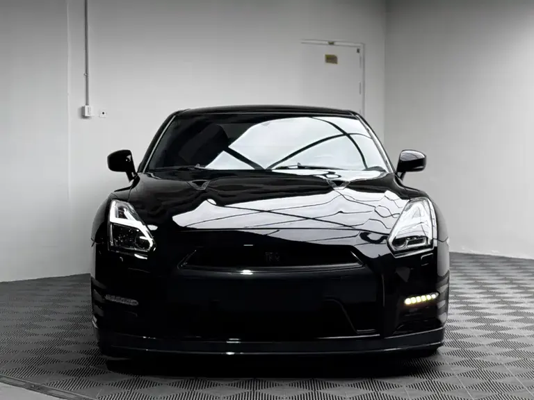 Nissan GT-R 日产GT-R 2014款 3.8 T Premium Edition 黑色内饰