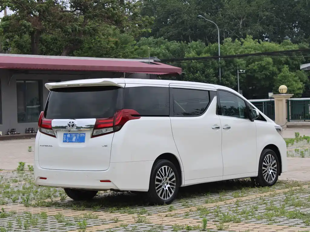 Alphard 3.5 L Luxury