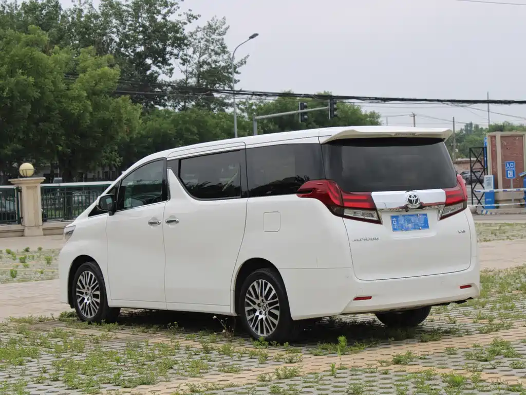 Alphard 3.5 L Luxury