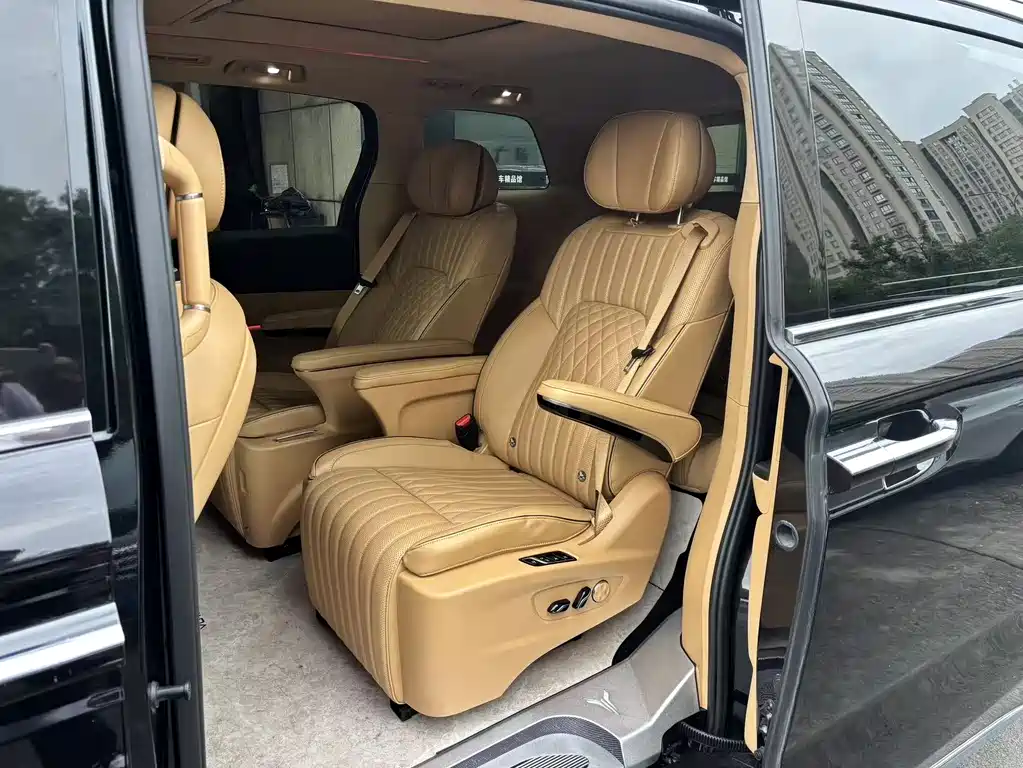 Voyah Dreamer PHEV Ultra Long Range Flagship