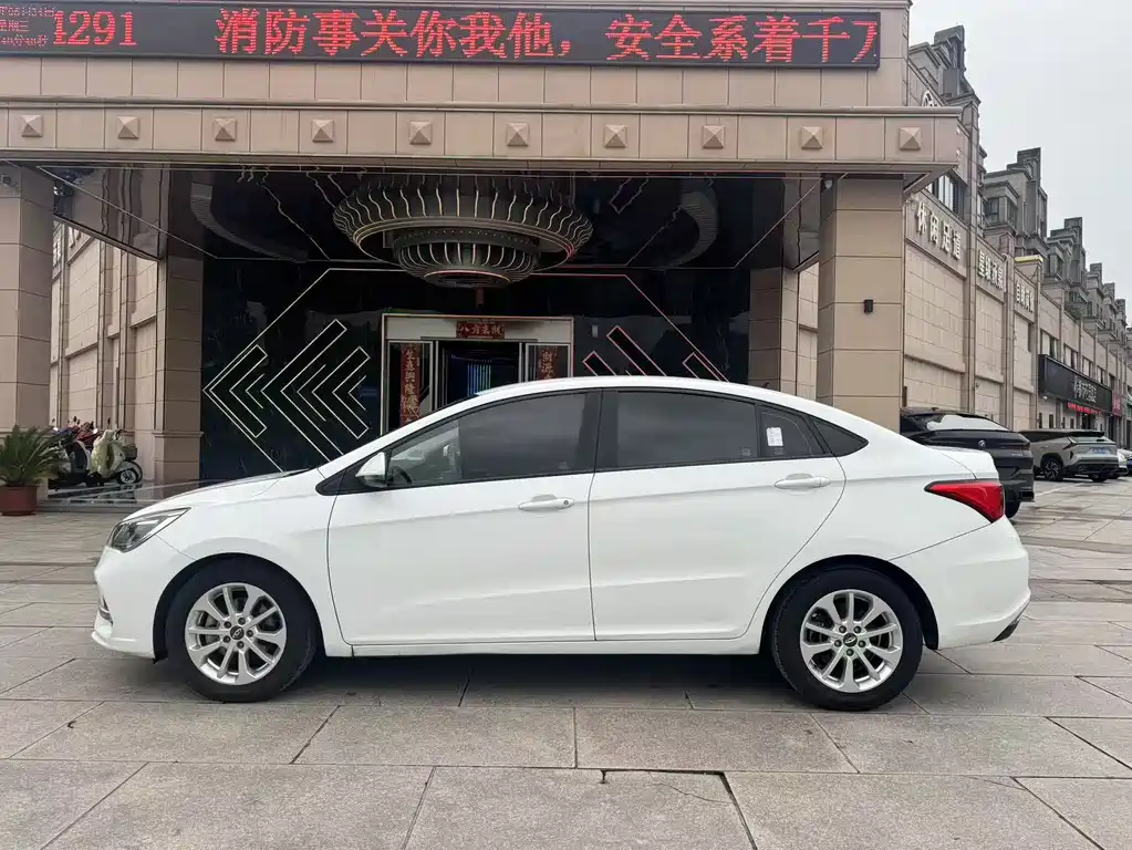 Arrizo 5 艾瑞泽5 2019款 1.5 L CVT青春版 国V