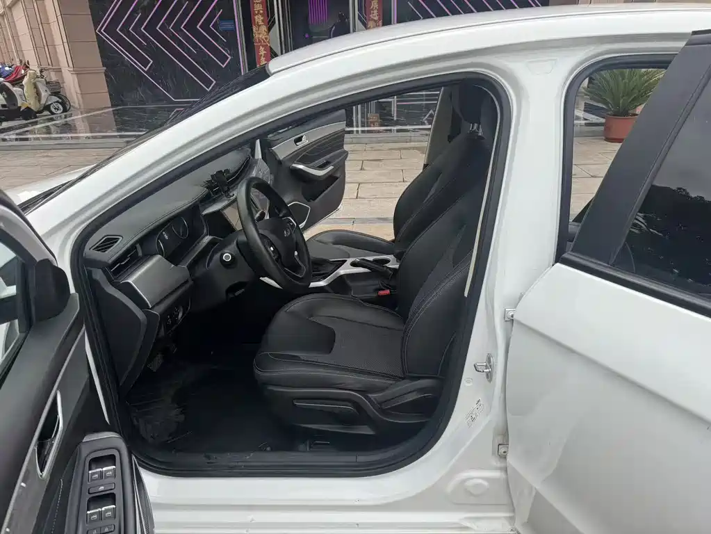 Arrizo 5 艾瑞泽5 2019款 1.5 L CVT青春版 国V