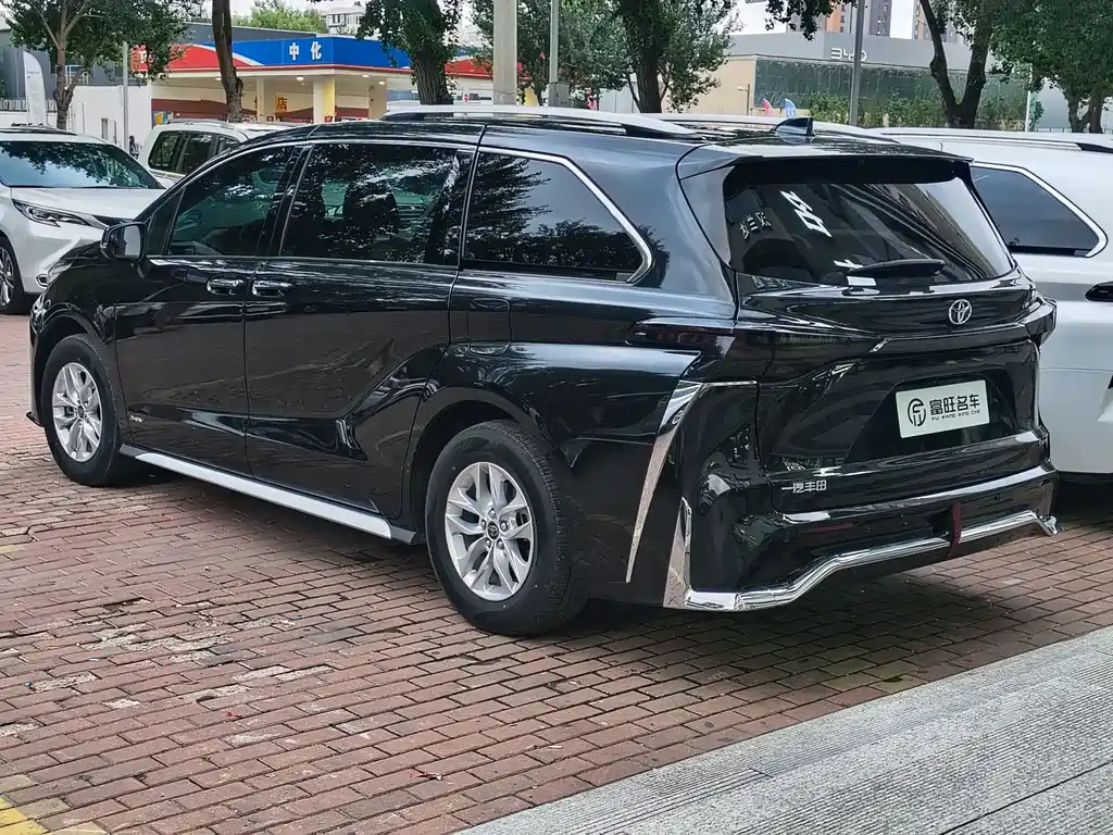 Granvia 2.5 L Hybrid Comfort