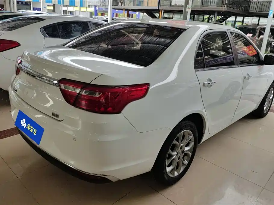 Vision 1.5 L Auto Distinguished