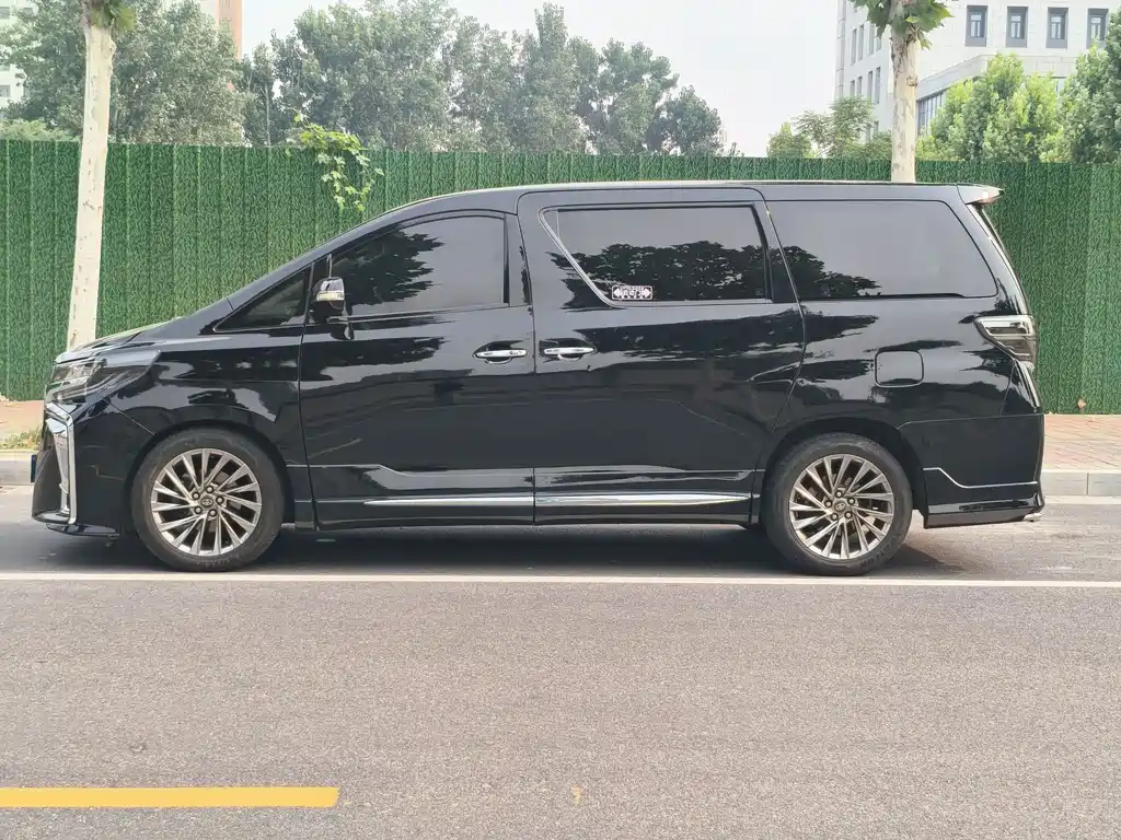 Alphard 3.5 L Luxury