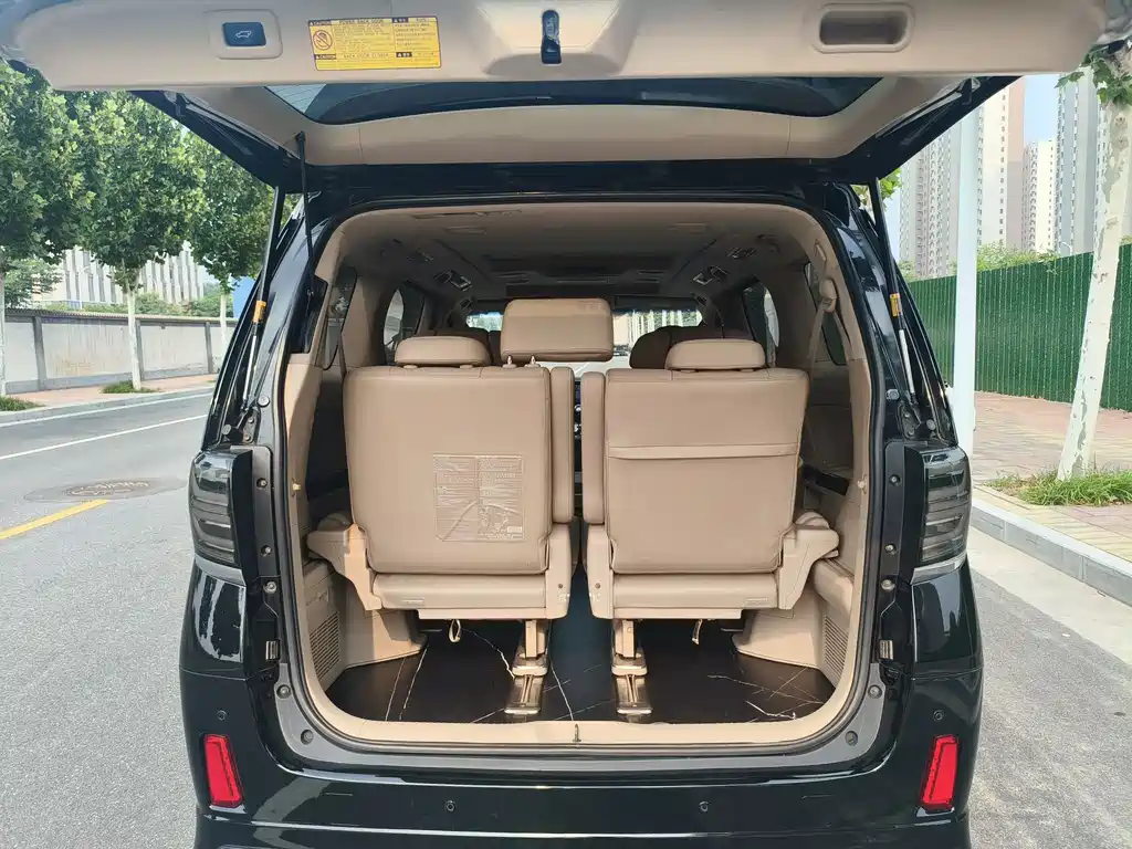 Alphard 3.5 L Luxury