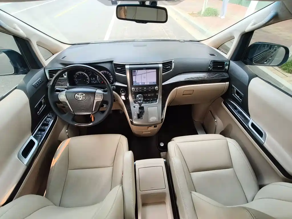 Alphard 3.5 L Luxury