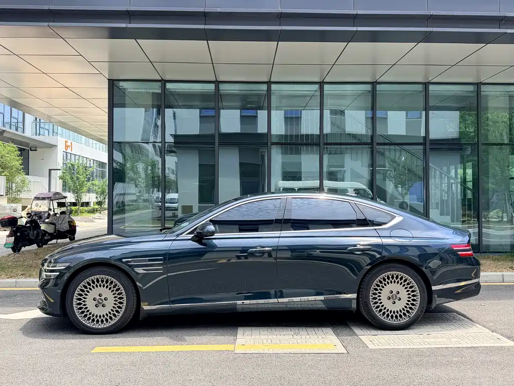 Genesis G80 2.5 T RWD Flagship