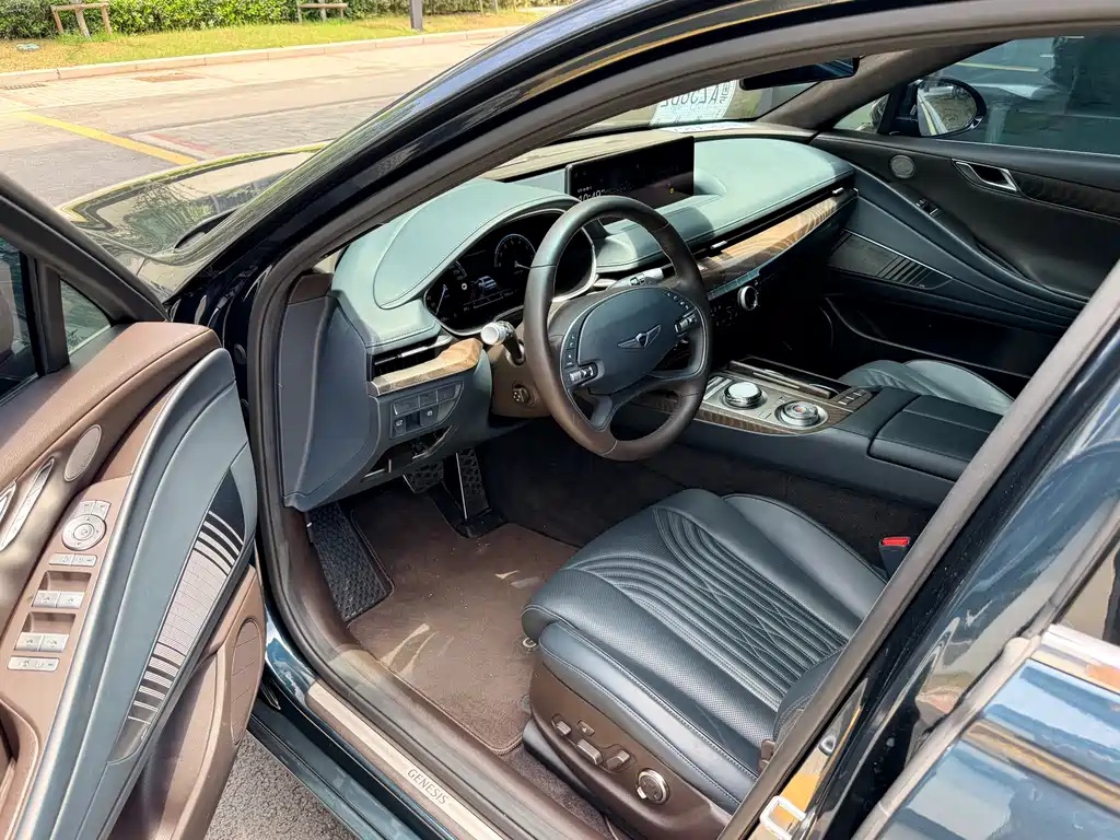 Genesis G80 2.5 T RWD Flagship