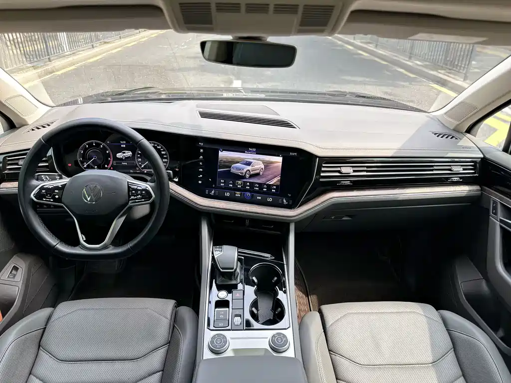 Touareg 2.0 TSI Sharp Style