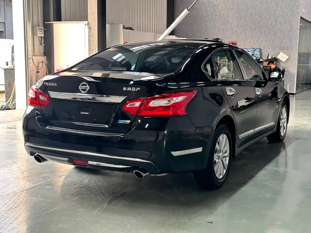 Teana 2.0 L XL Comfort
