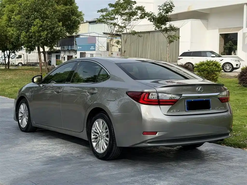Lexus ES 200 Elite