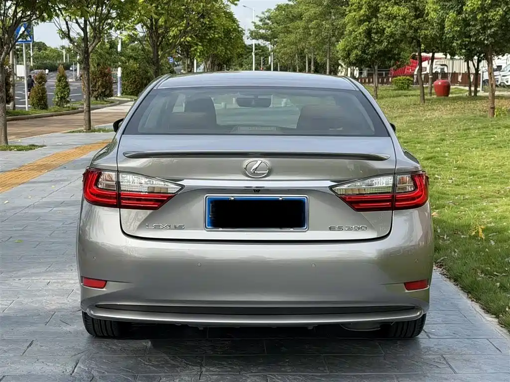 Lexus ES 200 Elite