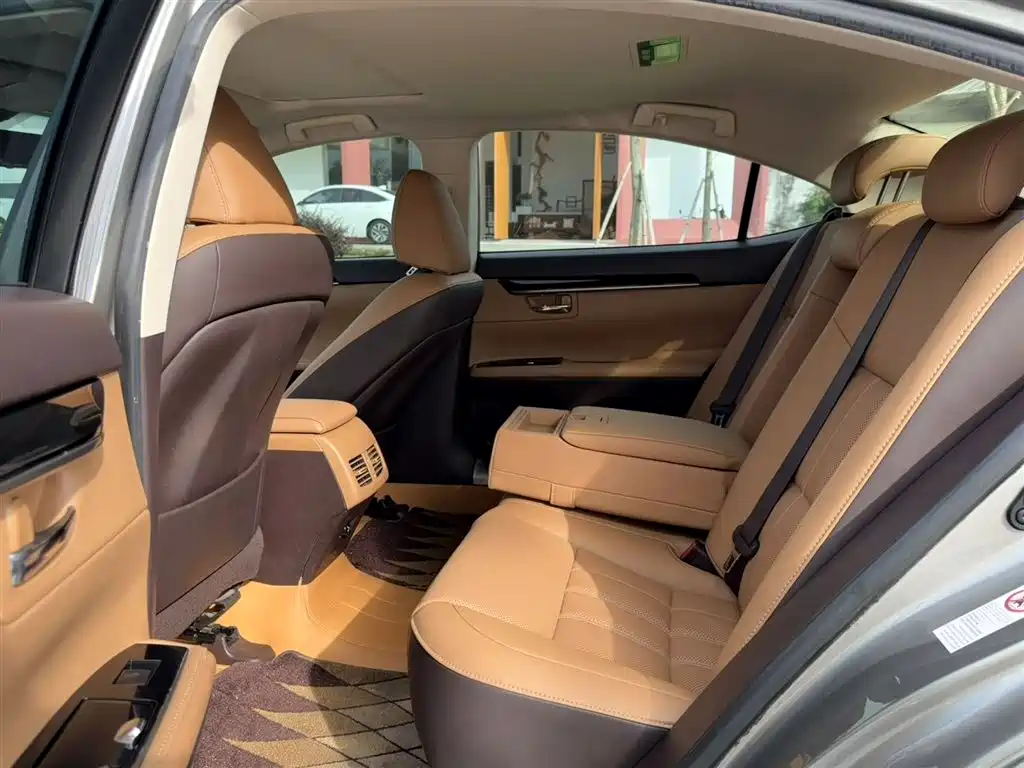 Lexus ES 200 Elite