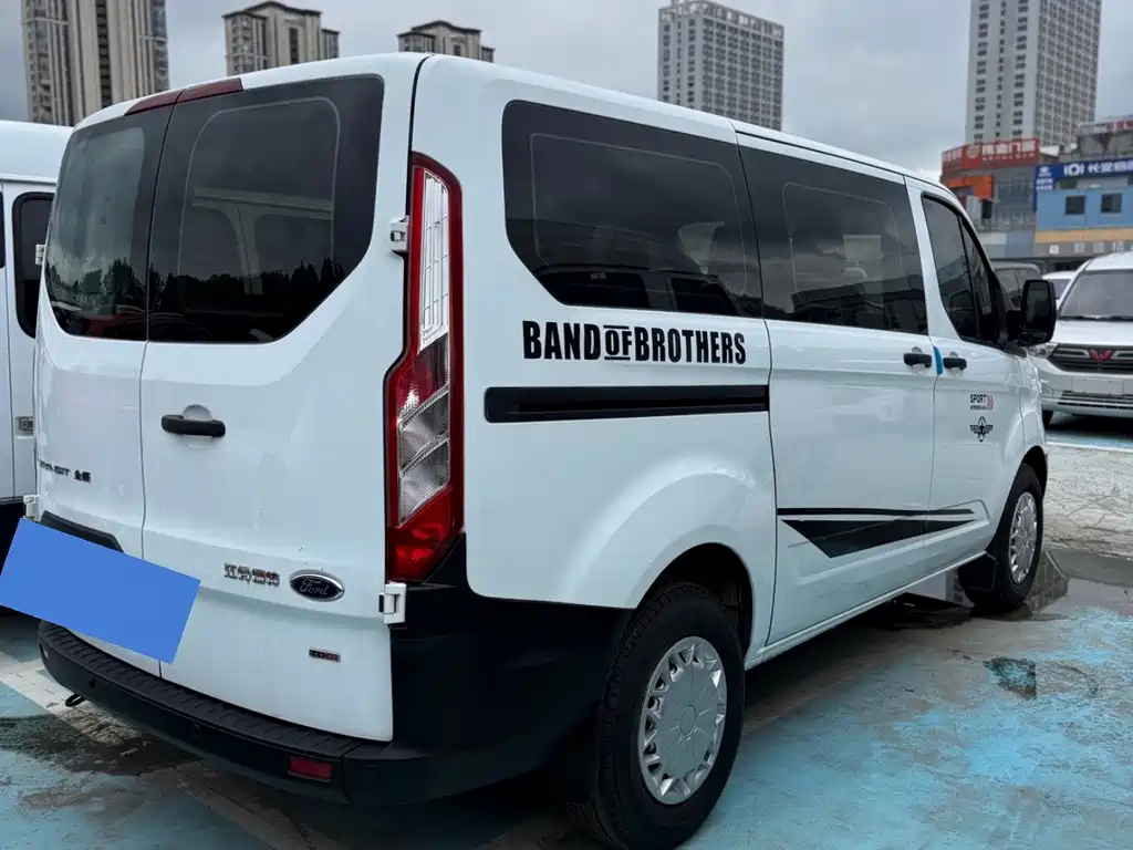 Transit 2.0 T Diesel Multi-purpose Commercial SWB Low Roof 6-seat CN-VI