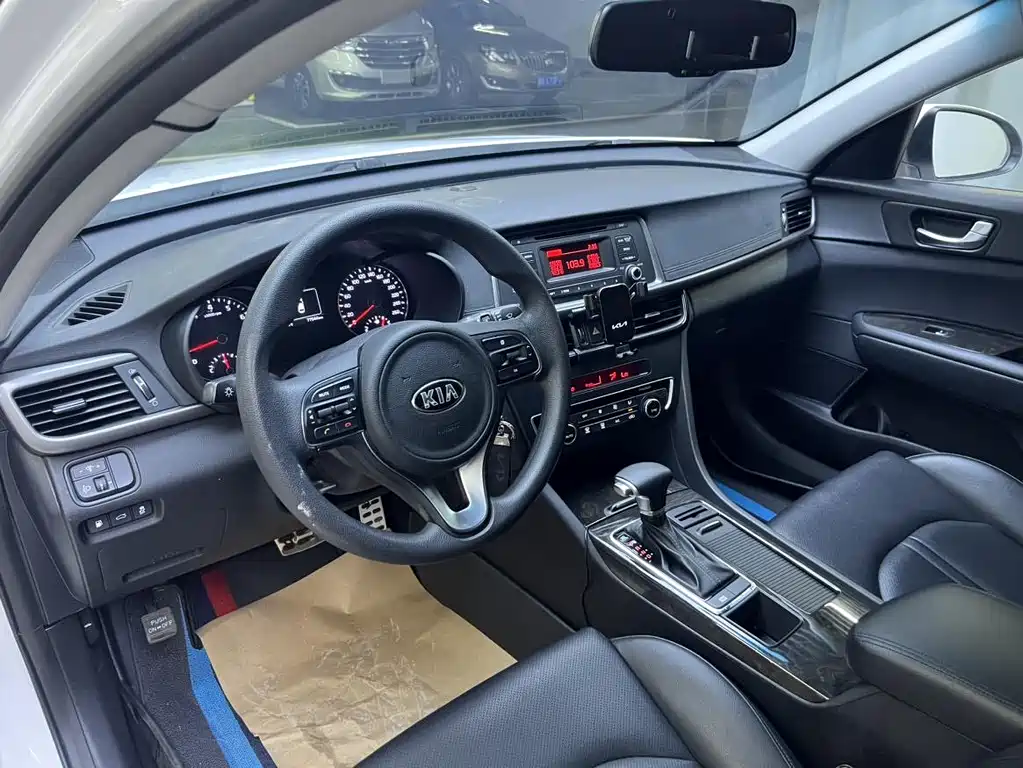 Kia K5 2.0 L Auto GLS