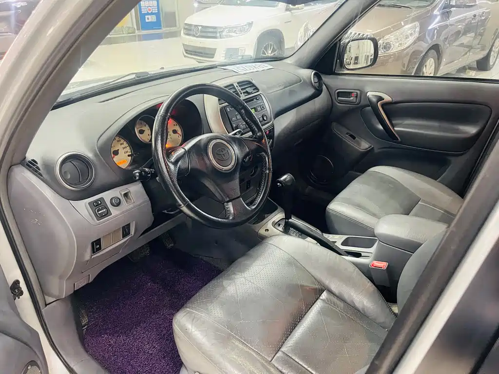 Toyota RAV4 (Import) 丰田RAV4(进口) 2004款 2.0 五门