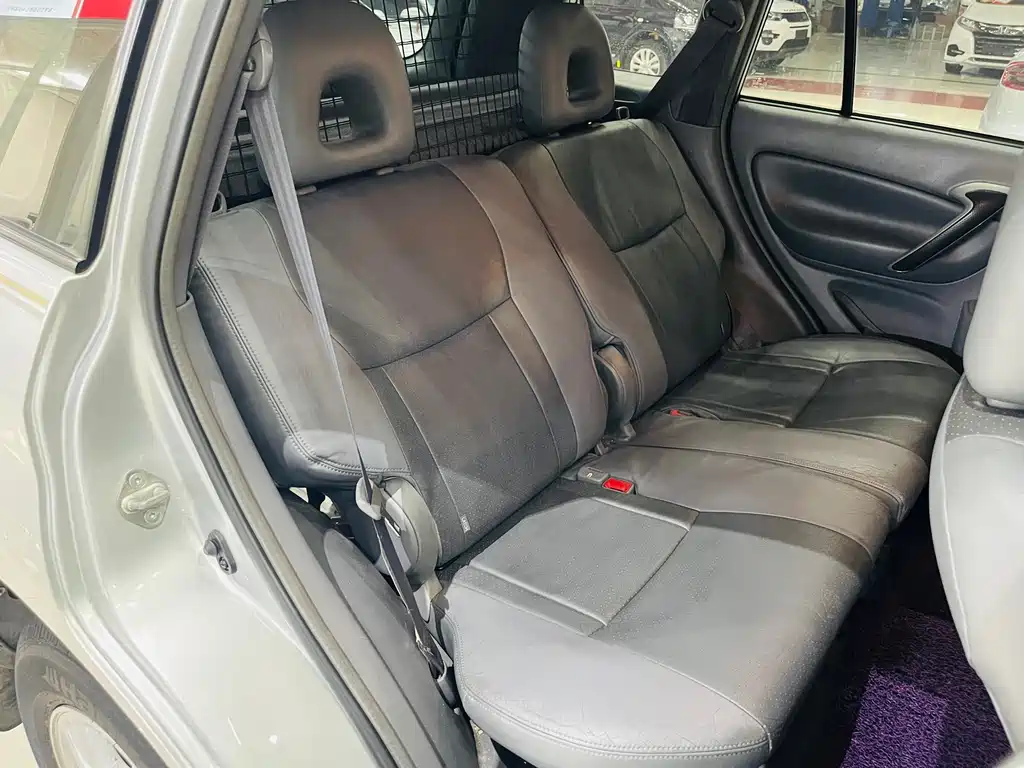 Toyota RAV4 (Import) 丰田RAV4(进口) 2004款 2.0 五门