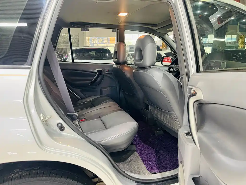 Toyota RAV4 (Import) 丰田RAV4(进口) 2004款 2.0 五门