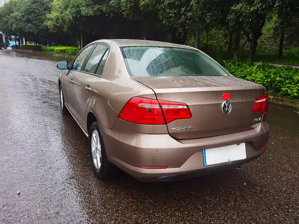 Bora 1.6 L Auto Fashion